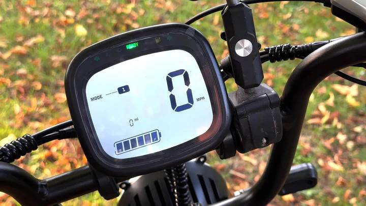 Cyrusher Ovia EEC Li-Io 45kmh/750W/17Ah/150kg/80km GR E-Roller