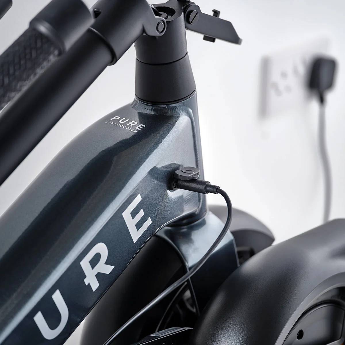 Streetbooster Pure Flex GR 22kmh 40km 350W 710W E-Scooter ABE