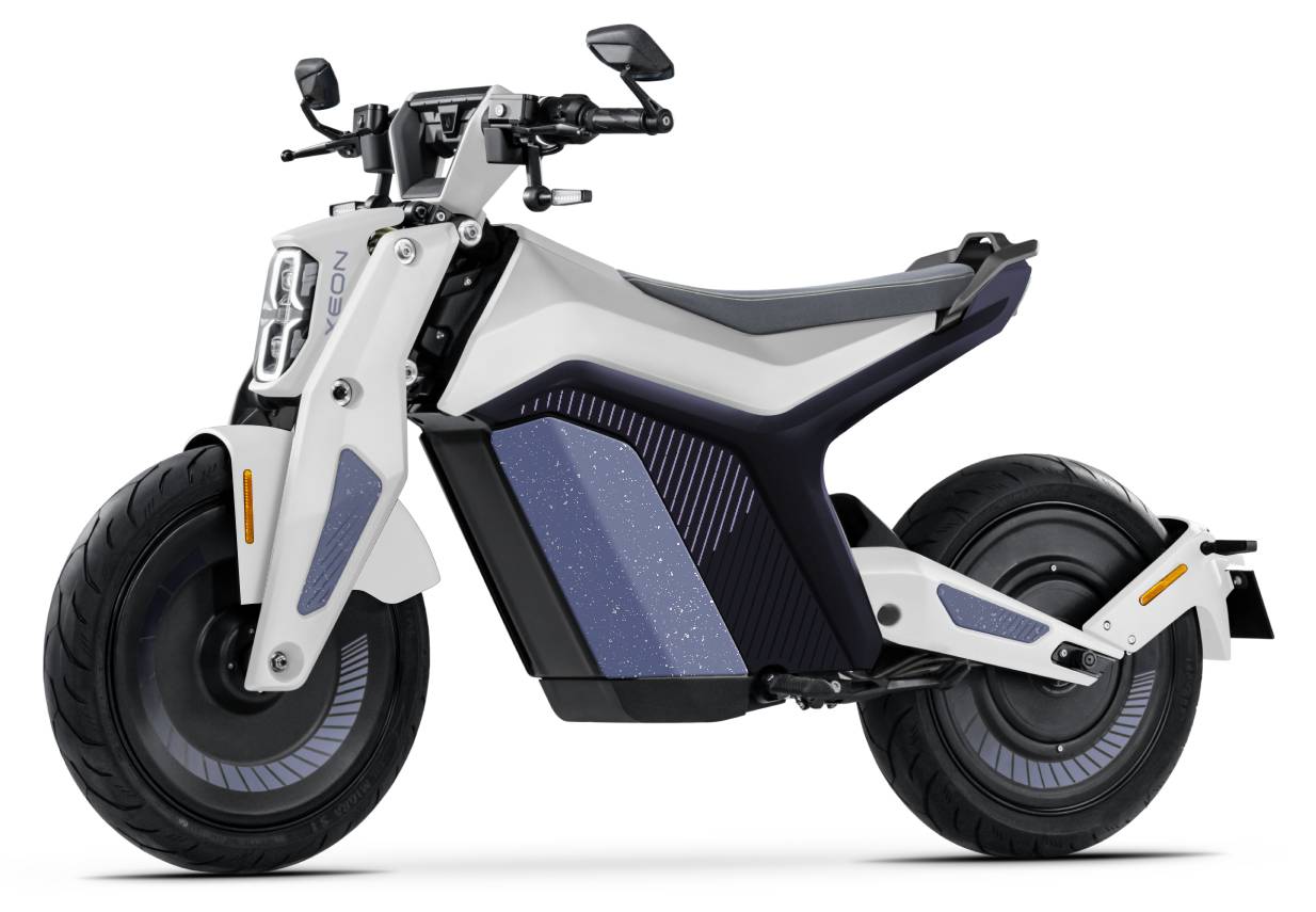 Naxeon I AM. Pro S3 115kmh/7500W/72V/90Ah/150kg/180km WS E-Roller