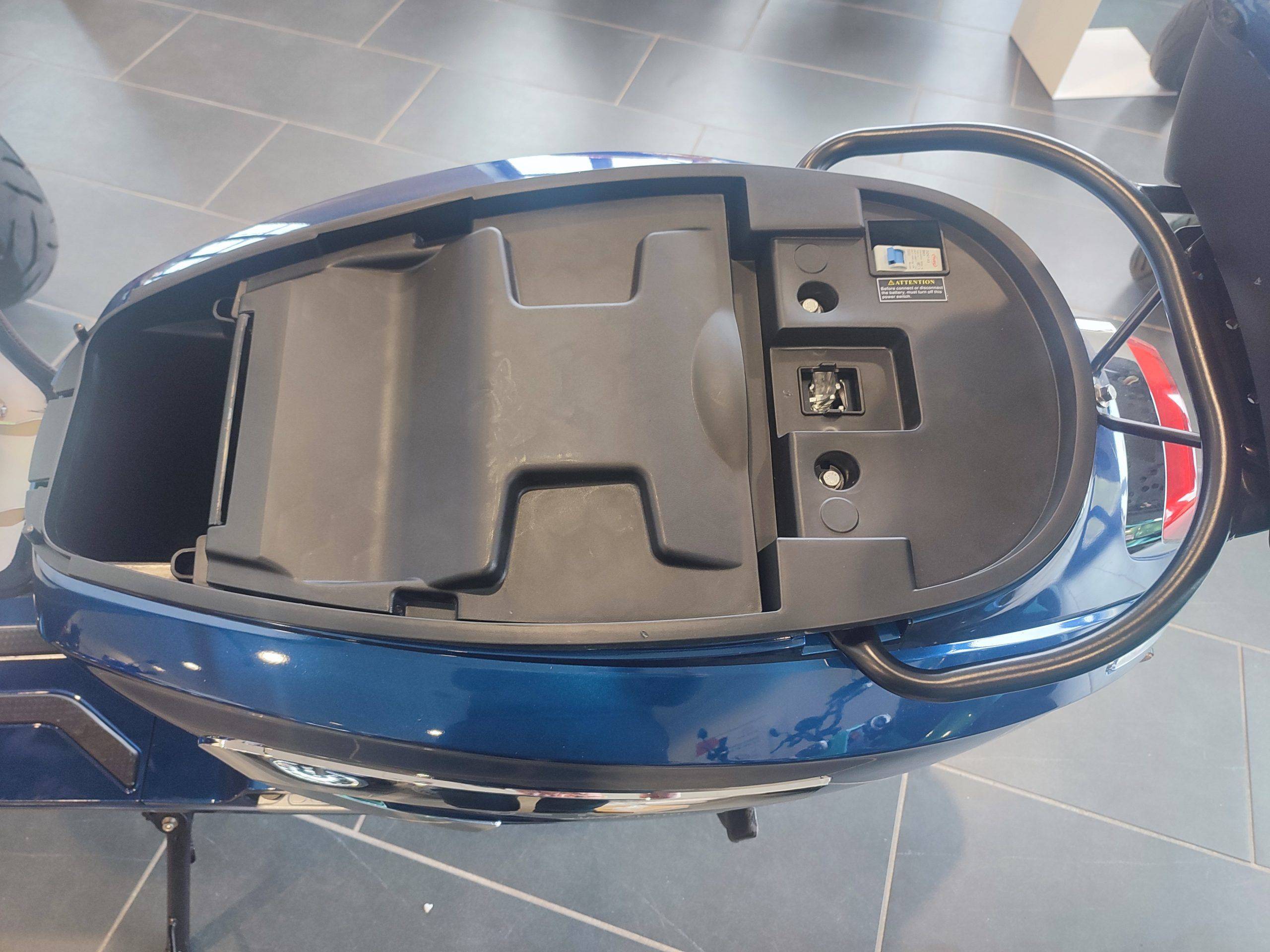 E-Kuma CLOUD Li-Io 45kmh/3000W/2x40Ah/150kg/220km GR E-Roller